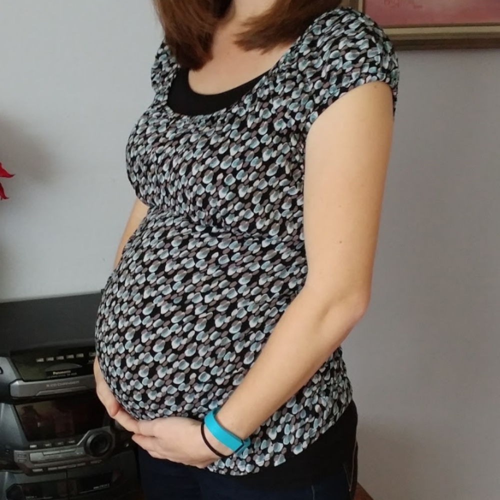 - Motherhood maternity polyester top, Size Small